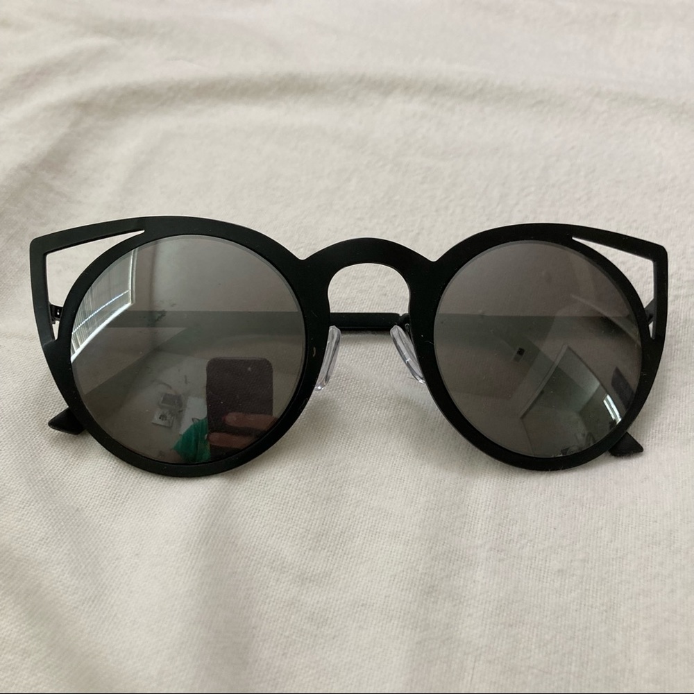 Sunglasses Trio: 3 pairs and in great conditions